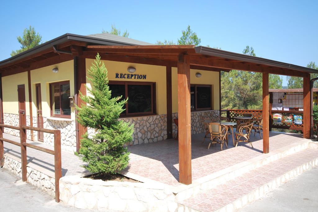 Villaggio Santo Stefano Весте Екстериор снимка