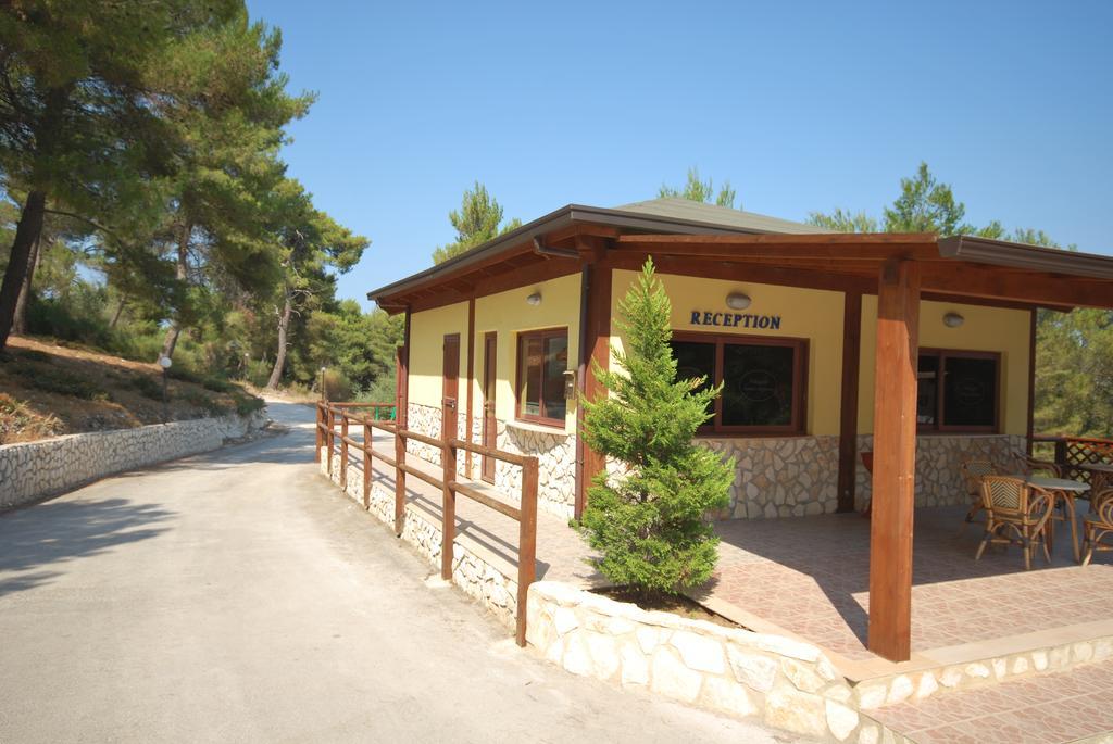 Villaggio Santo Stefano Весте Екстериор снимка