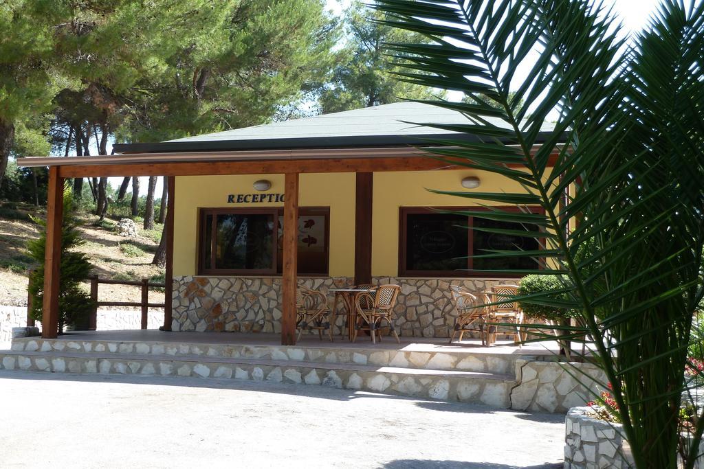 Villaggio Santo Stefano Весте Екстериор снимка