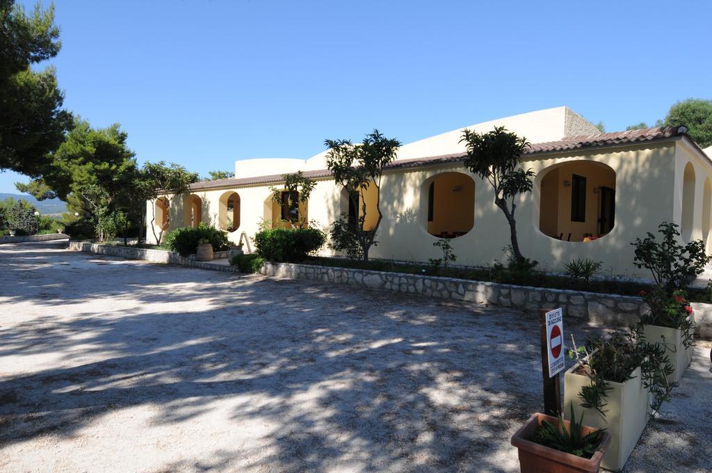 Villaggio Santo Stefano Весте Екстериор снимка
